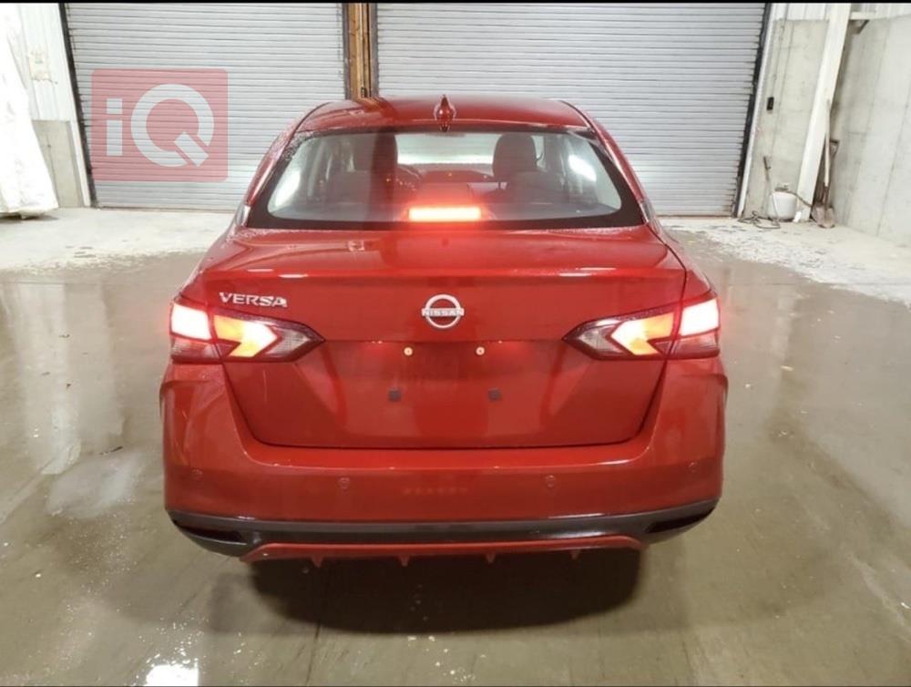 نیسان ڤێرسا